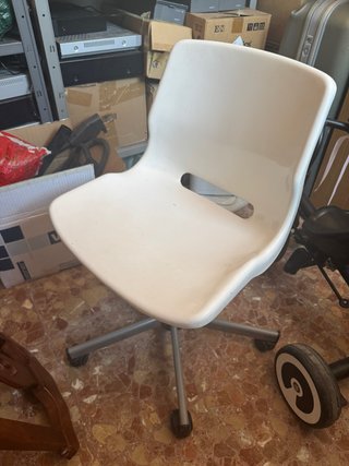 Silla de escritorio giratoria blanca, ajustable