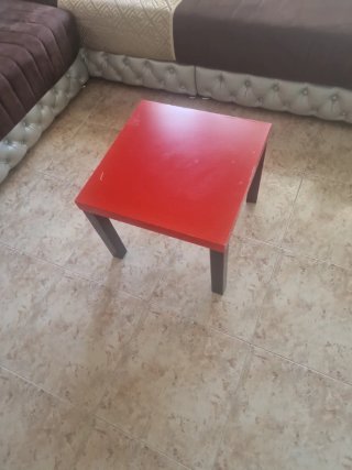 Mesa roja patas desmontables
