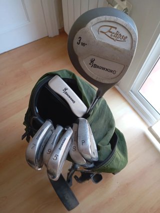 Carro de golf con bolsa y palos para pitch&putt