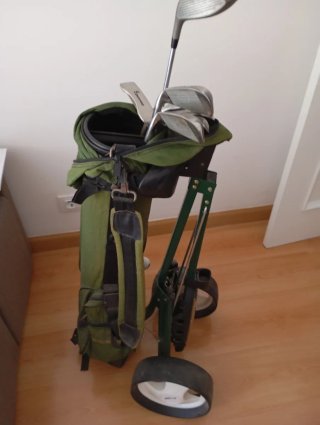Carro de golf con bolsa y palos para pitch&putt