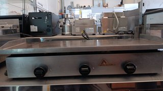 Plancha de cocina 3 fuegos