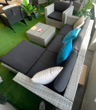 NUEVO CONJUNTO DE JARDIN O TERRAZA