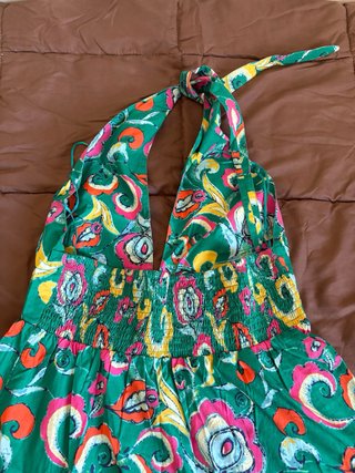 Vestido largo floral escote espalda