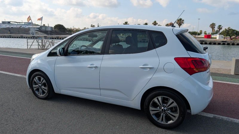 KIA Venga 1.6 CRDI 128cv Drive (2015) - foto 1