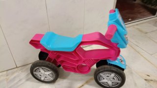 Moto de plástico para niños