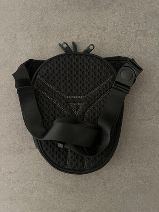Mochila y pernera Dainese
