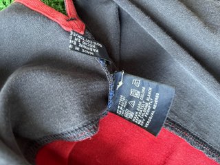 Maglia Tommy Hilfiger a righe rosse e nere