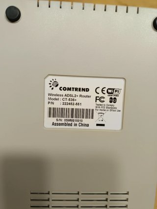 Router Comtrend con Antena y Accesorios