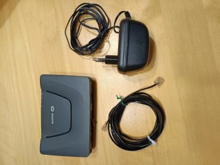 Router Comtrend con Antena y Accesorios