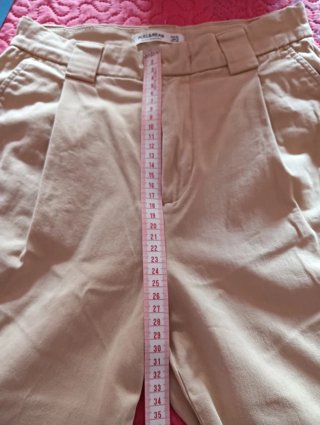 Pantalón Pull&Bear pinzas rosa talla 32