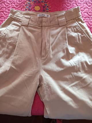 Pantalón Pull&Bear pinzas rosa talla 32