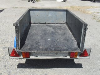 Remolque de carga con lona