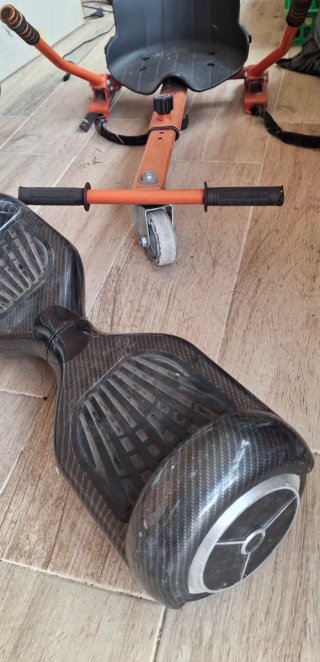 Hoverboard con accesorio de kart