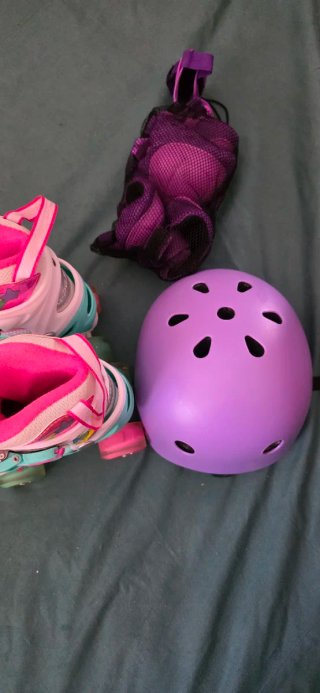 Patines y equipo de protección infantil