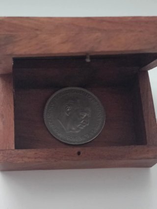 Moneda Francisco Franco 1949 en preciosa cajita