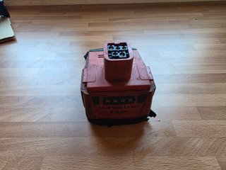 Cargador Hilti C 4/36 ACS y bateria.