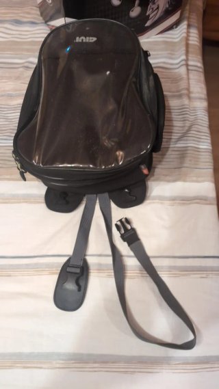 Bolsa sobre depósito GIVI Moto Negra EA102B