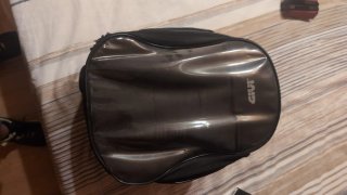 Bolsa sobre depósito GIVI Moto Negra EA102B