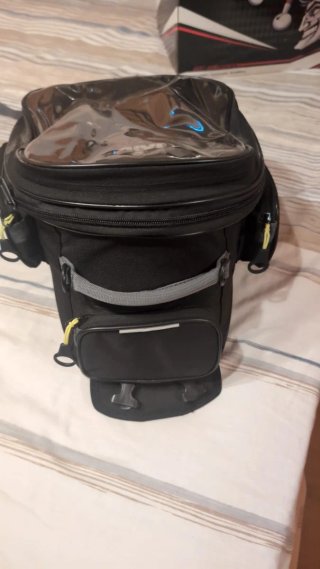 Bolsa sobre depósito GIVI Moto Negra EA102B