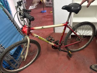 Bicicleta Montaña MGX Roja y Blanca