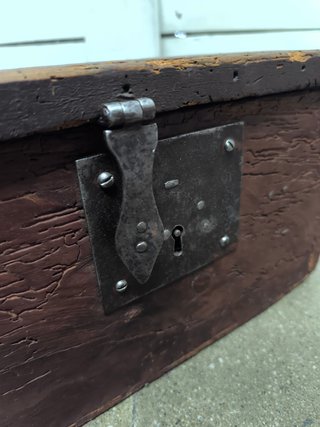 Caja de madera antigua.
