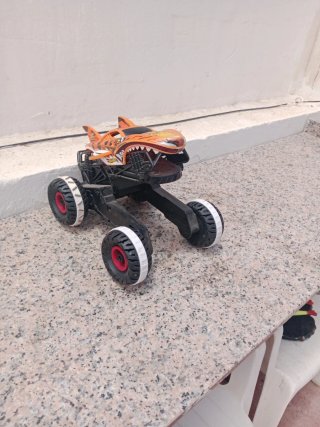 Camión Monstruo Hot Wheels Tiger Shark RC