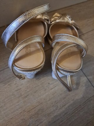 Sandalias Michael Kors Doradas Talla X