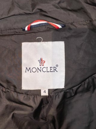 Abrigo acolchado Moncler negro original