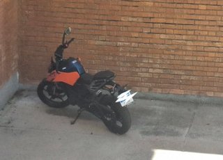 KTM 125 Duke Azul/Naranja - 4 meses
