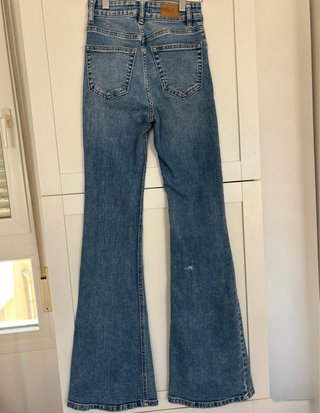 Pantalón vaquero campana azul