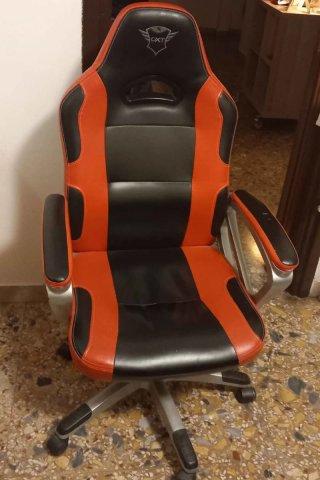 Sedia da gaming Trust, ecopelle nera e rossa