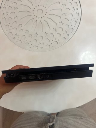 Sony PS4 (PlayStation 4) Nera