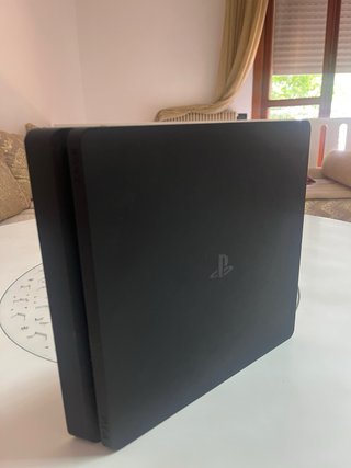 Sony PS4 (PlayStation 4) Nera