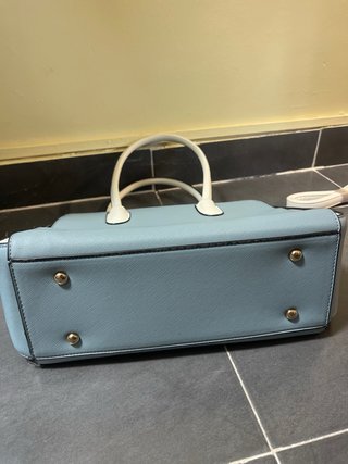 Bolso elegante azul y blanco