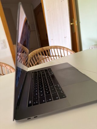 MacBook Pro 15 2017 i7 16GB RAM 1TB SSD