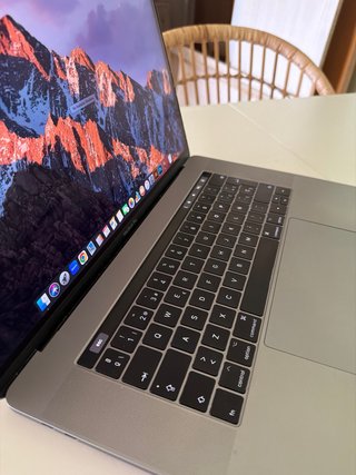 MacBook Pro 15 2017 i7 16GB RAM 1TB SSD