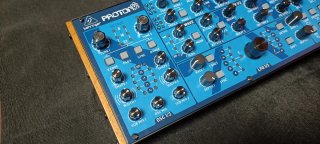 Behringer Proton Sintetizador Semimodular
