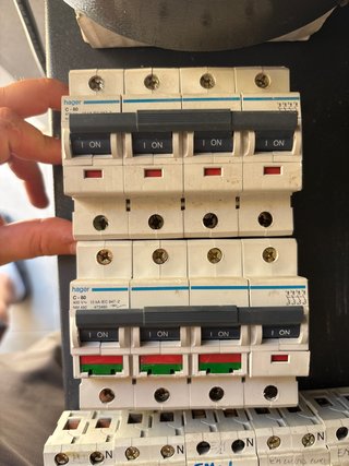 Magnetotérmico Hager C-80 80A