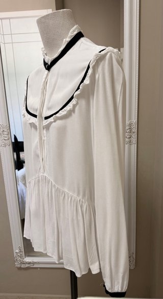Camisa Zara blanca ribete negro