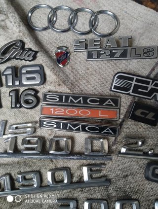 Insignias coches clásicos 70s 80s 90s