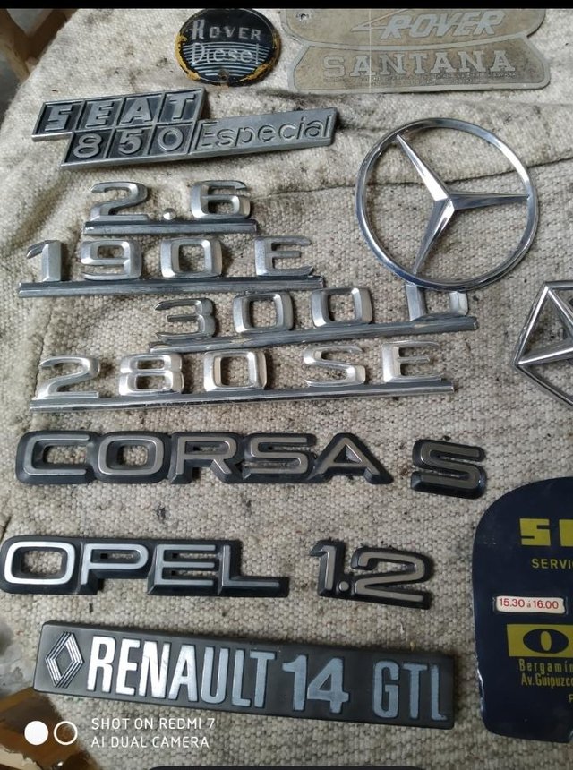 Insignias coches clásicos 70s 80s 90s