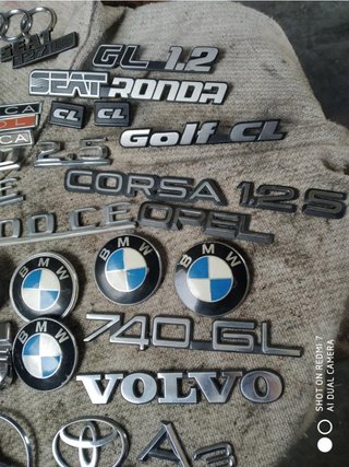 Insignias coches clásicos 70s 80s 90s