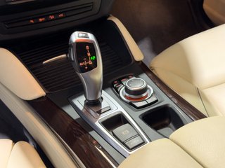 BMW X6 xDrive50i V8 Biturbo 407 CV · Nacional · 120.000 km
