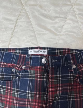 Pantalones pitillo cuadros azul y rojo