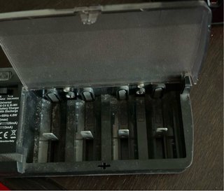 Caricabatterie KC300/1 per batterie ricaricabili