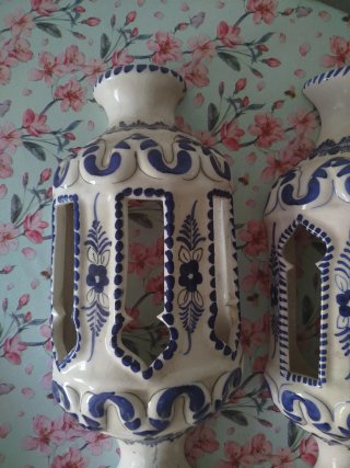 2 faroles de cerámica blancos y azules