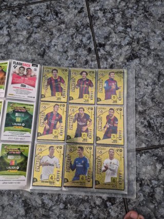 Álbum Panini Adrenalyn XL 24-25 casi completo
