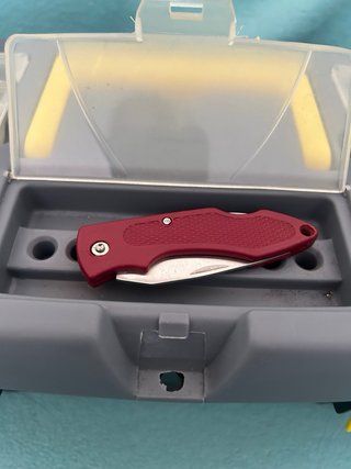 Caja de pesca con compartimentos