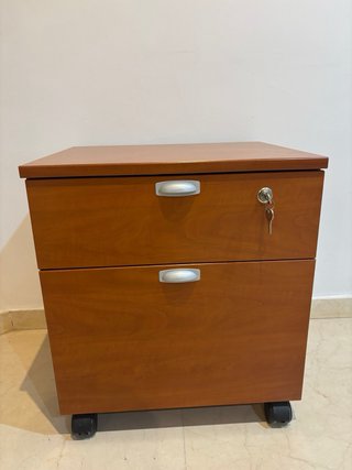 Archivador oficina con llave y ruedas