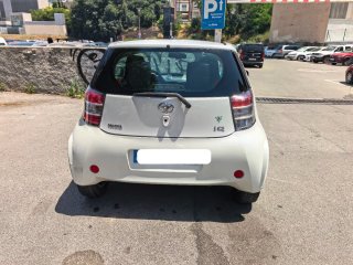 Toyota iQ 2009